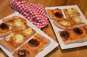 Pizza de salami y mozarella