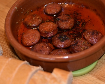 Chorizo al vino